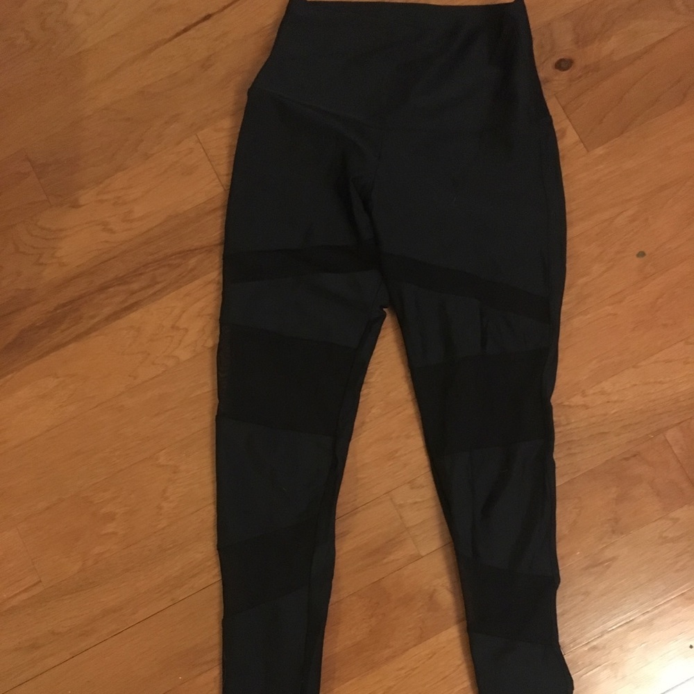 Onzie bondage leggings